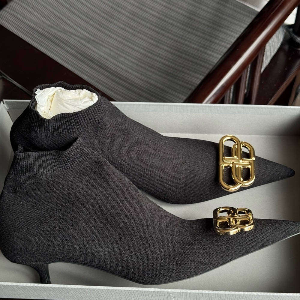 BRAND NEW BALENCIAGA knit heel boots - size 38